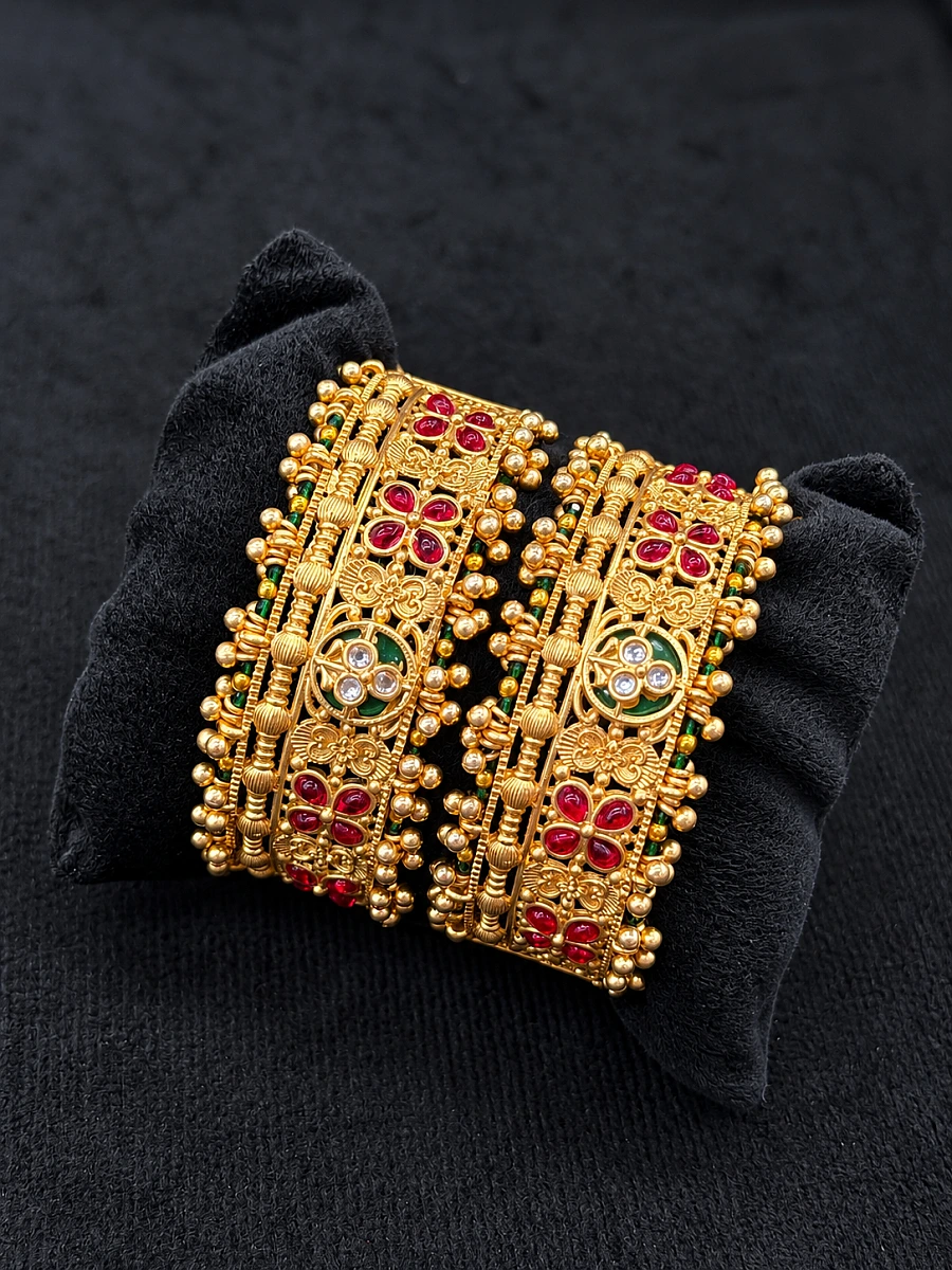Rajwadi Gold Look-Alike Openable Bangles – Brass Alloy Traditional Jewellery