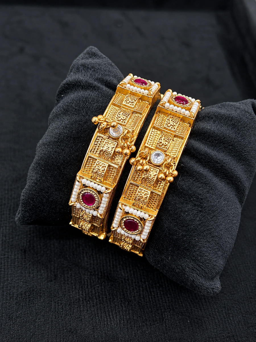 Rajwadi Gold Look-Alike Openable Bangles – Brass Alloy Traditional Jewellery