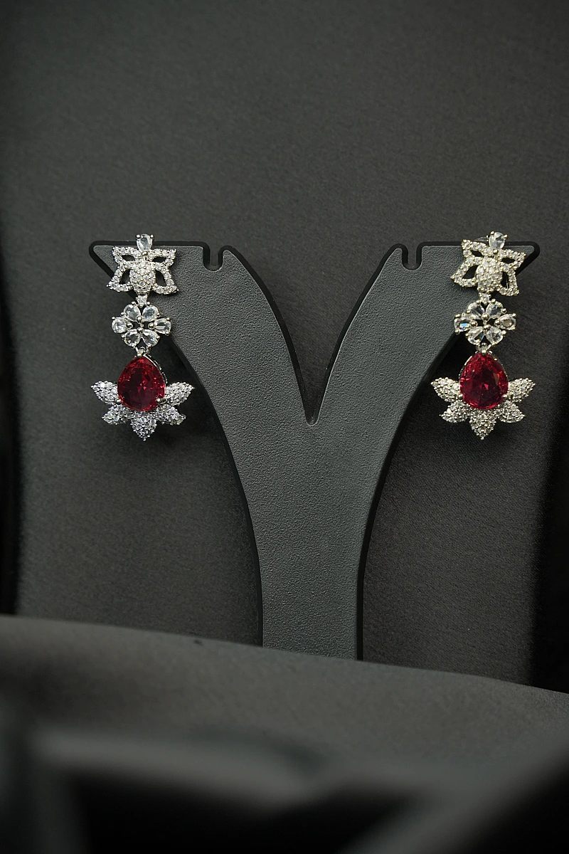 Elegant AD Necklace Set with Matching Earrings - Image 3