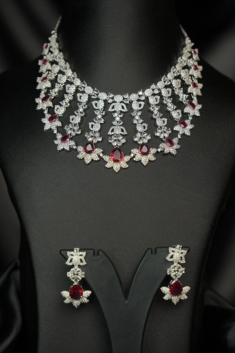 Elegant AD Necklace Set with Matching Earrings - Image 4