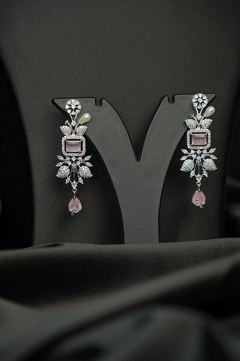 Elegant AD Necklace Set with Matching Earrings - Image 3
