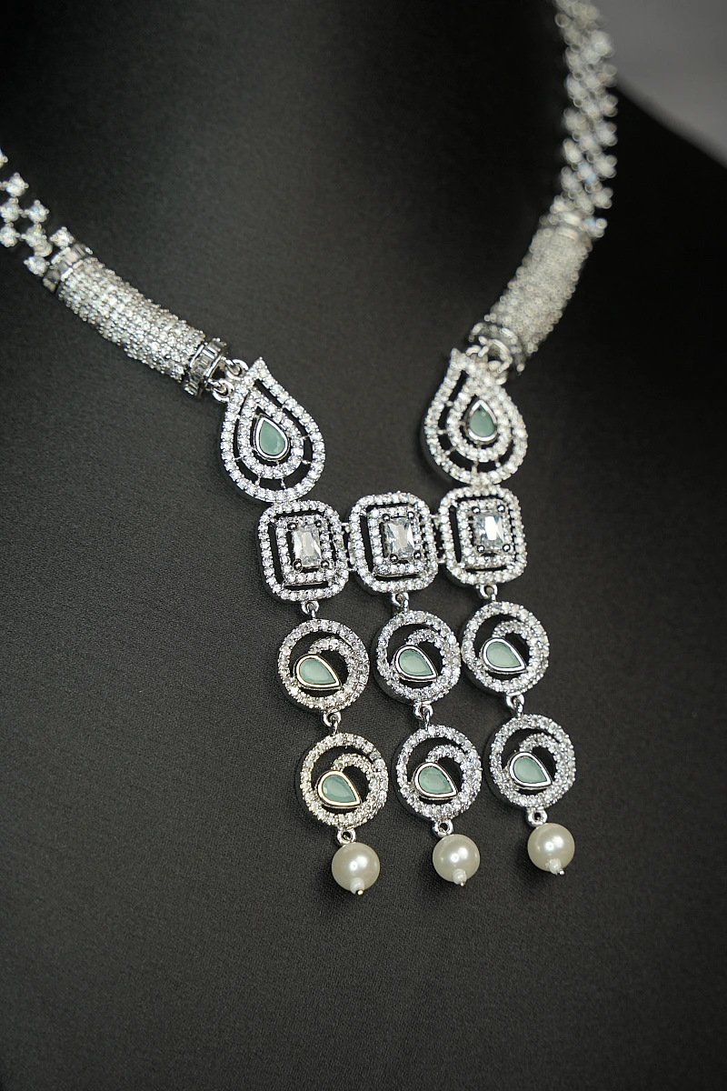 Elegant AD Necklace Set with Matching Earrings - Image 3