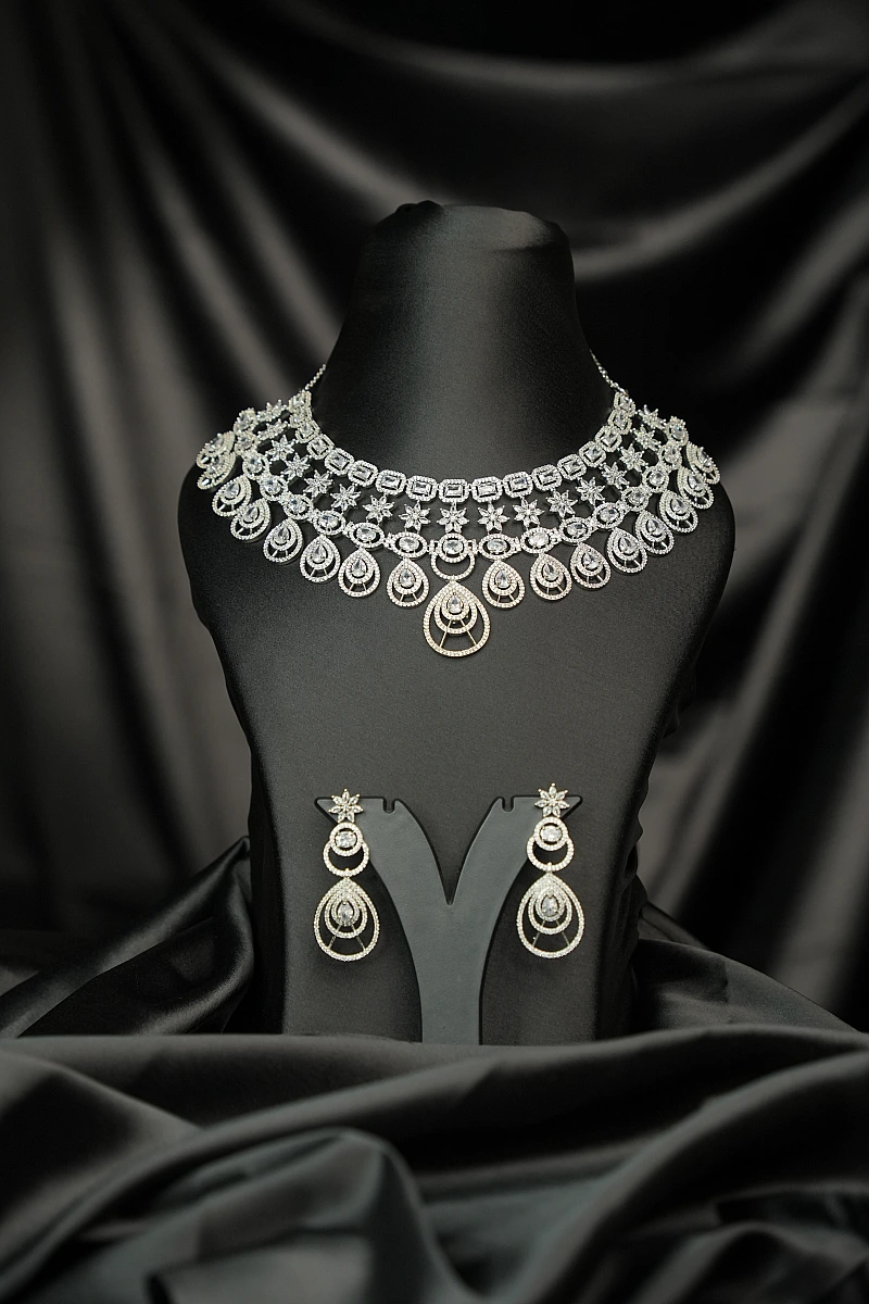 Elegant AD Necklace Set with Matching Earrings