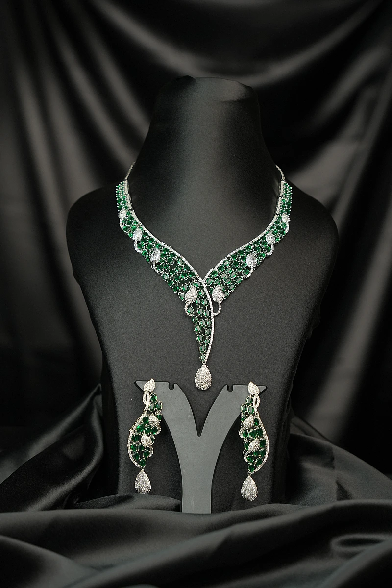 Elegant AD Necklace Set with Matching Earrings