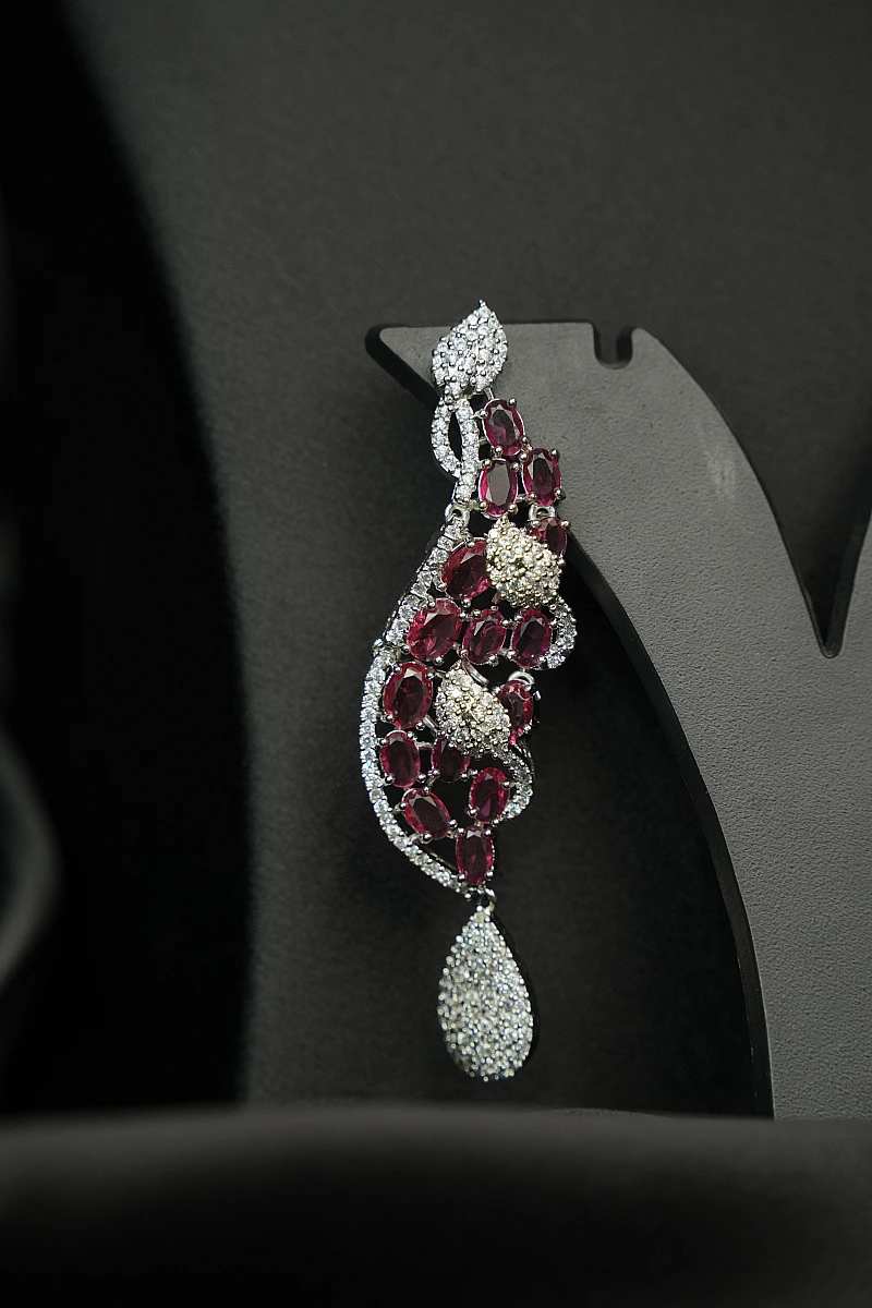 Elegant AD Necklace Set with Matching Earrings - Image 4
