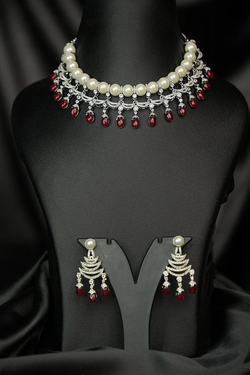 Elegant AD Necklace Set with Matching Earrings - Image 2