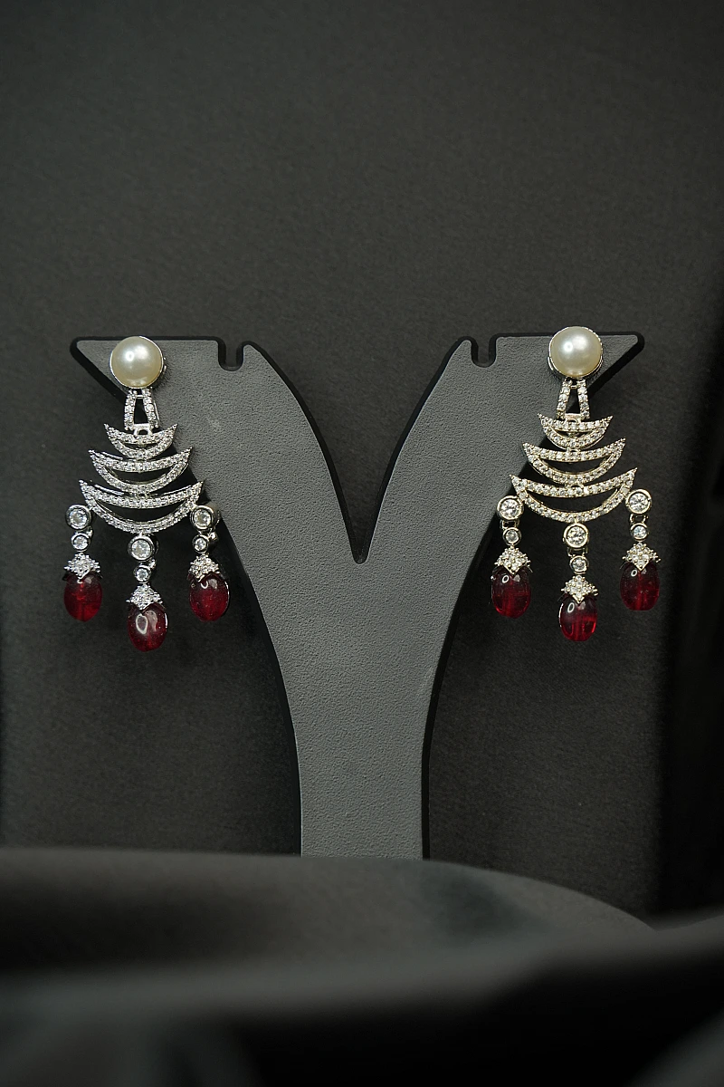 Elegant AD Necklace Set with Matching Earrings - Image 3