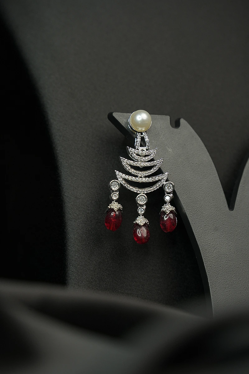 Elegant AD Necklace Set with Matching Earrings - Image 5