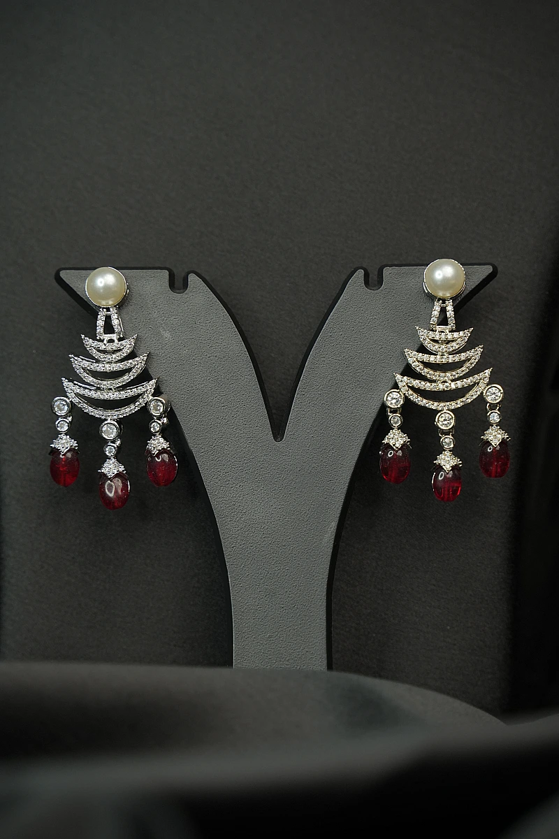 Elegant AD Necklace Set with Matching Earrings - Image 4