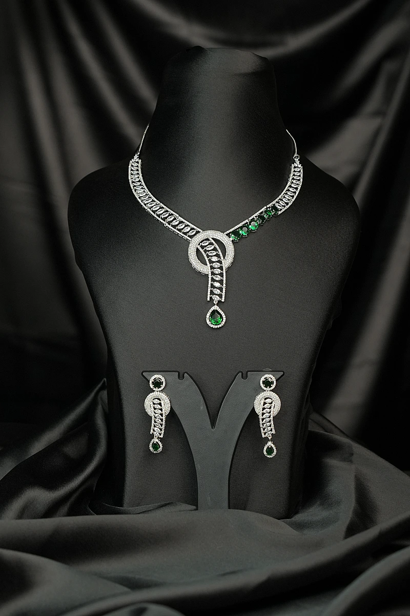 Elegant AD Necklace Set with Matching Earrings