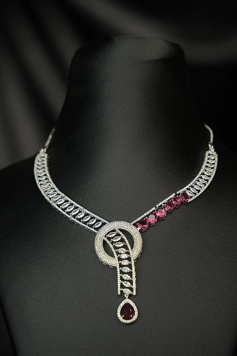 Elegant AD Necklace Set with Matching Earrings - Image 3