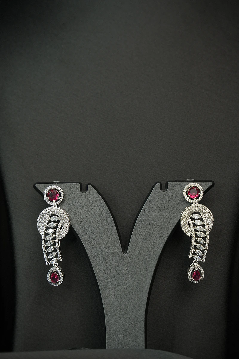 Elegant AD Necklace Set with Matching Earrings - Image 4