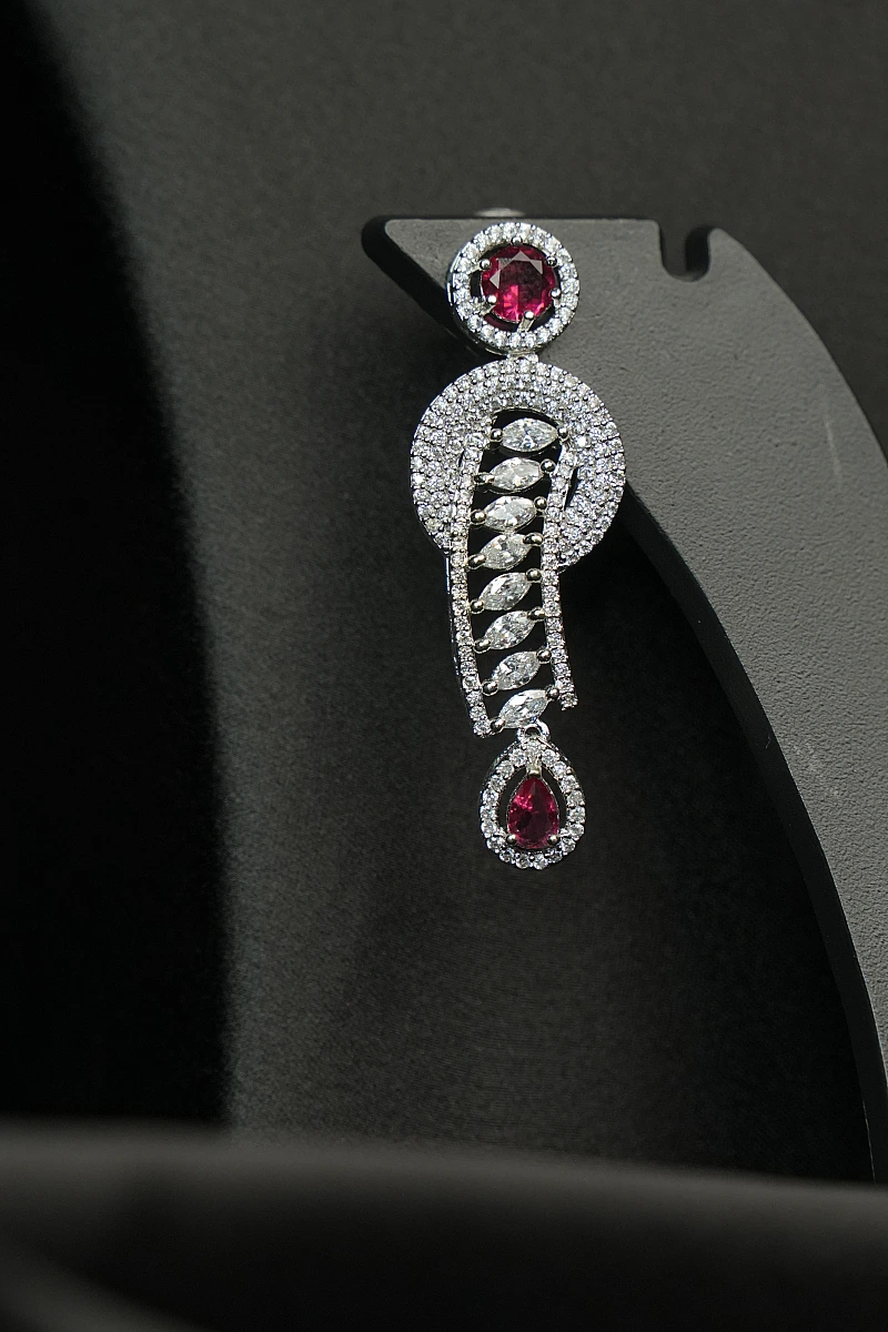 Elegant AD Necklace Set with Matching Earrings - Image 5
