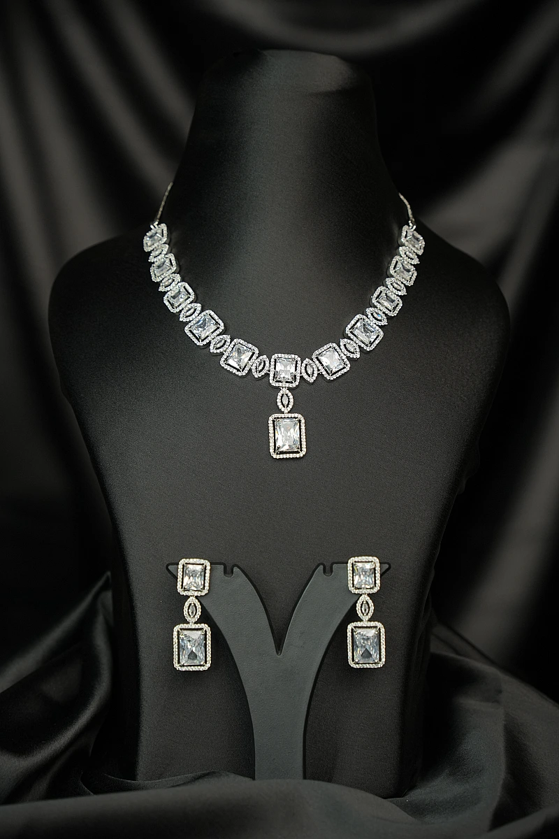 Elegant AD Necklace Set with Matching Earrings