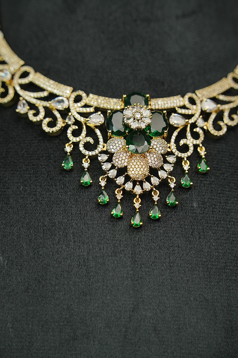 Elegant Moissanite Necklace Set with Matching Earrings - Image 4