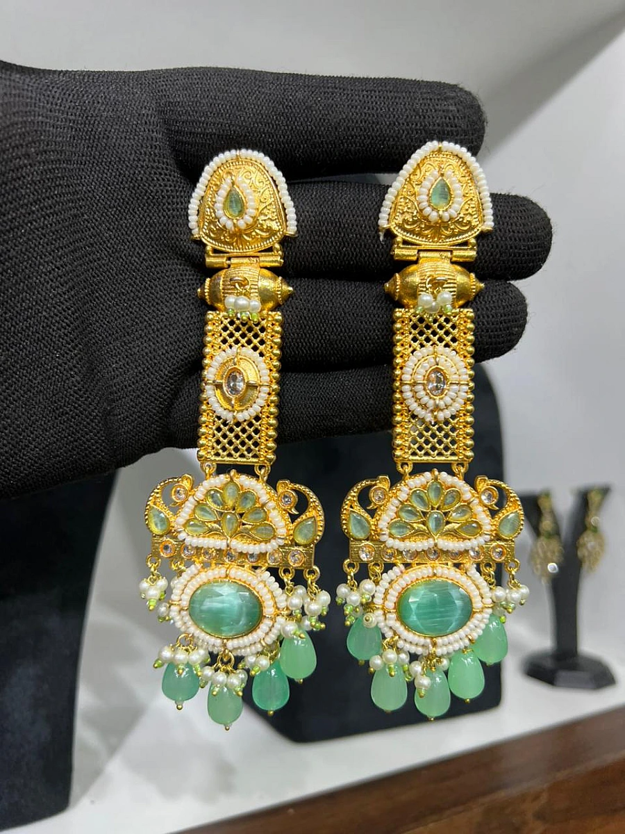 Scarlet Heritage Earring - Image 3